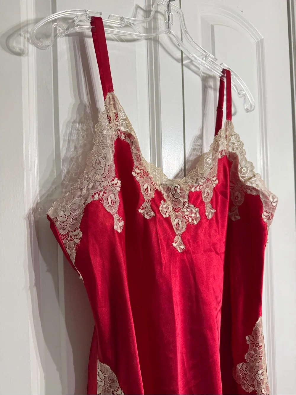 Y2K Jones New York Silky Red Satin V Neck Chemise with Cream Lace Trim Size L